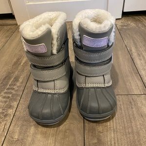 Brand new kid snow boots